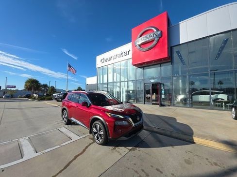 Used 2023 Nissan Rogue SL w/ SL Premium Package image 2