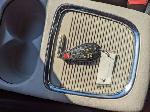 Used 2020 Dodge Grand Caravan SXT image 25