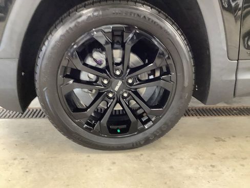 Used 2020 GMC Terrain SLE w/ Driver Convenience Package AWD/4WD image 19