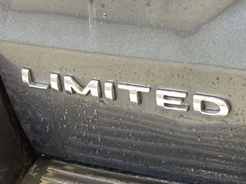 Used 2019 Ford Expedition Limited w/ Equipment Group 301A image 11