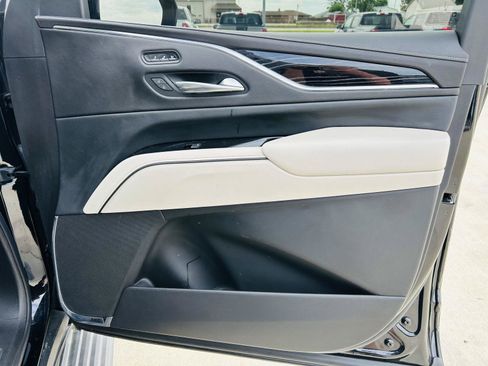 Used 2022 Cadillac Escalade Sport w/ Touring Package AWD/4WD image 36