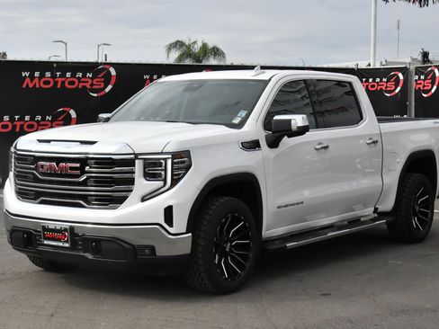 Used 2024 GMC Sierra 1500 SLT image 3
