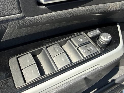New 2026 Toyota Sienna Platinum AWD/4WD image 18