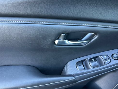 Used 2025 Nissan Sentra SV FWD image 10