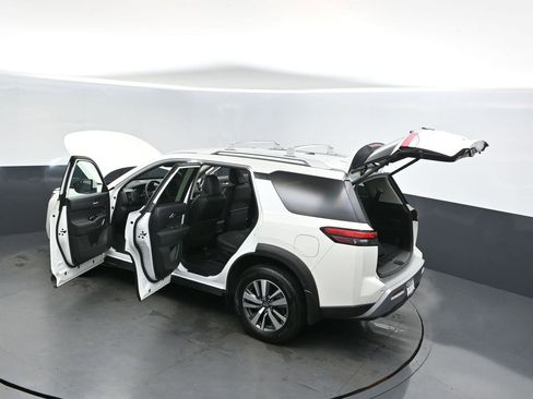 Used 2024 Nissan Pathfinder SL image 48