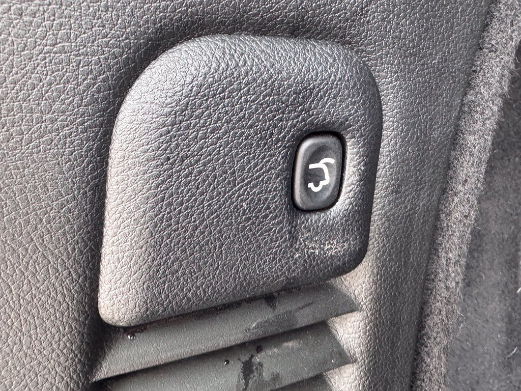Used 2021 Dodge Durango R/T w/ Technology Group RWD image 20