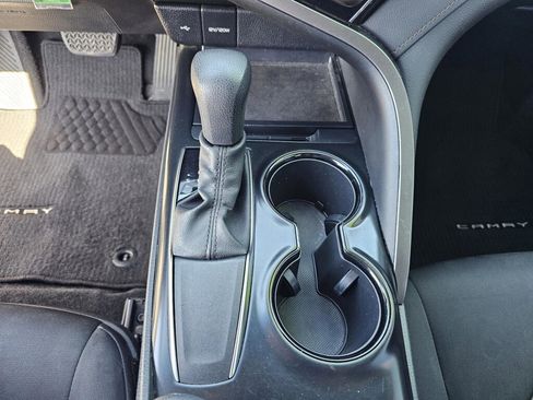 Used 2020 Toyota Camry LE image 27