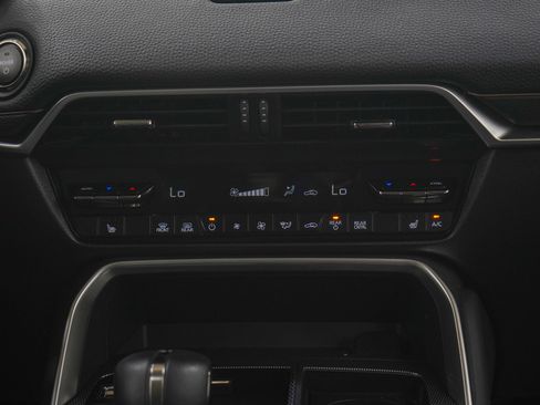 Certified 2024 MAZDA CX-90 Plug-In Hybrid w/ Preferred AWD/4WD image 17