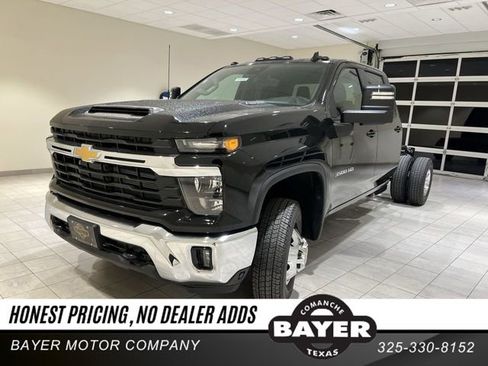 New 2026 Chevrolet Silverado 3500 LT w/ Convenience Package AWD/4WD image 1