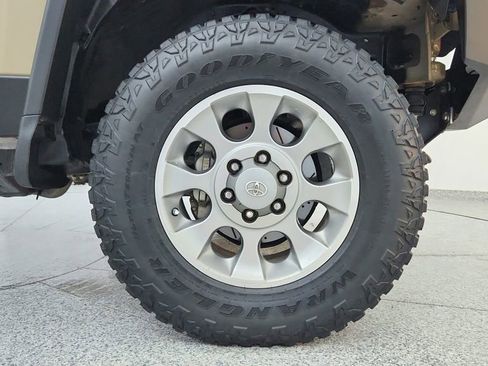 Used 2013 Toyota FJ Cruiser Base image 31