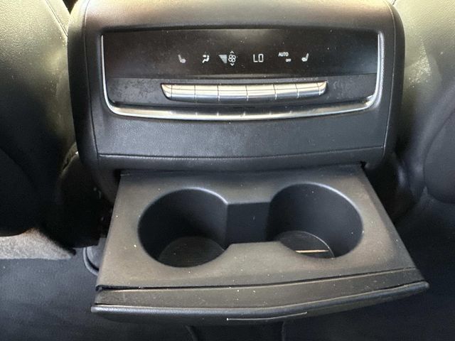 Used 2022 Cadillac Escalade ESV Premium Luxury RWD image 16