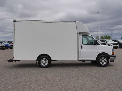 Used 2022 Chevrolet Express 3500 w/ Power Convenience Package RWD image 4