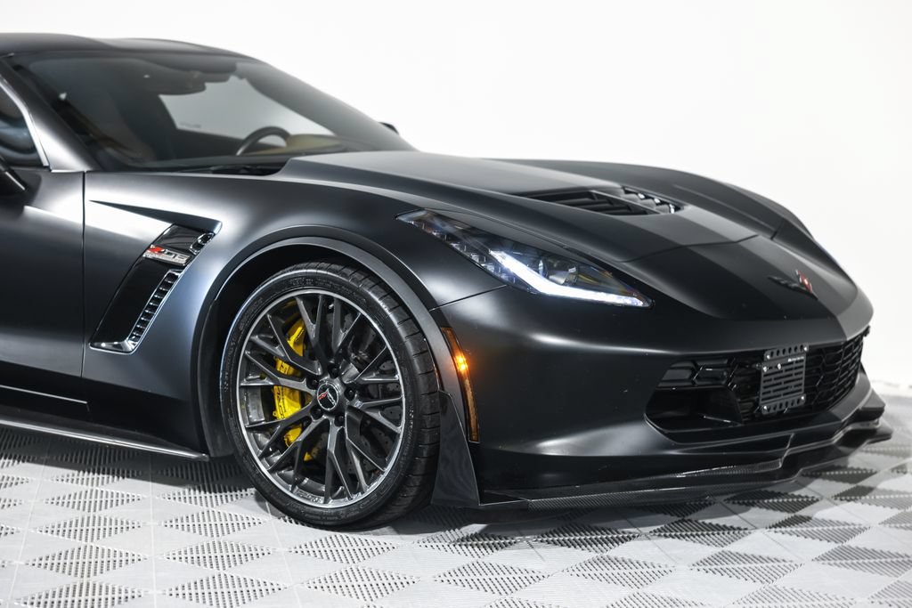 Used 2016 Chevrolet Corvette Z06 w/ 3LZ Preferred Equipment Group RWD image 8
