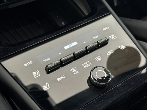 Certified 2024 Porsche Cayenne AWD/4WD image 21