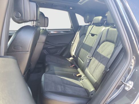 Used 2021 Porsche Macan image 13