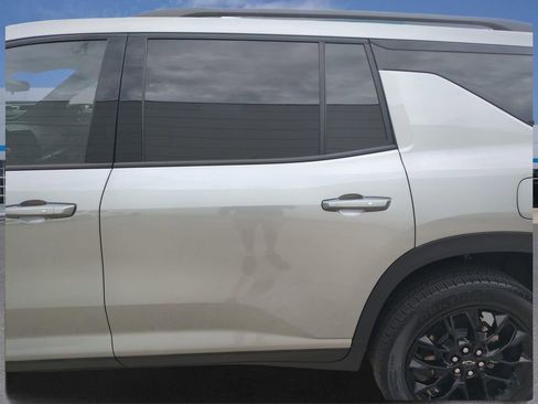 Used 2024 Chevrolet Traverse LT w/ Midnight/Sport Edition FWD image 30