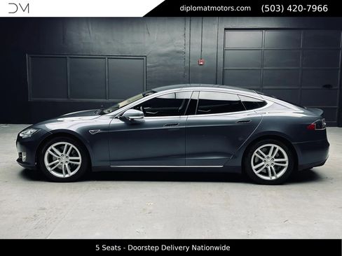 Used 2015 Tesla Model S 85 image 4