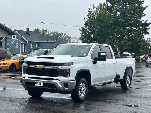 Used 2026 Chevrolet Silverado 2500 LT AWD/4WD image 8
