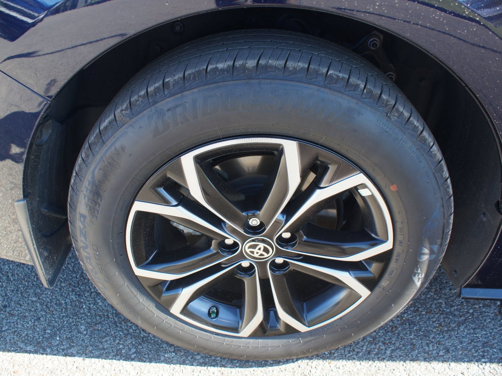 Used 2023 Toyota Sienna Platinum FWD image 27