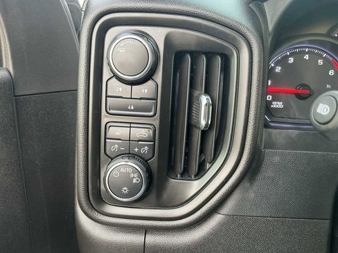 Used 2024 Chevrolet Silverado 2500 Custom w/ Custom Value Package image 15