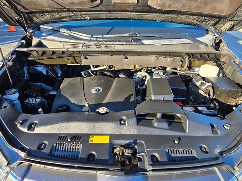 Used 2019 Toyota Highlander Limited Platinum image 31