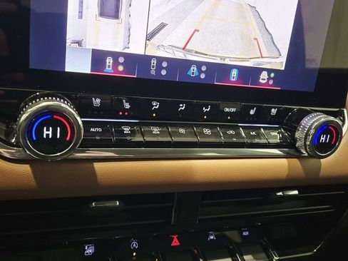 Used 2024 GMC Canyon AT4 w/ AT4 Premium Package image 28