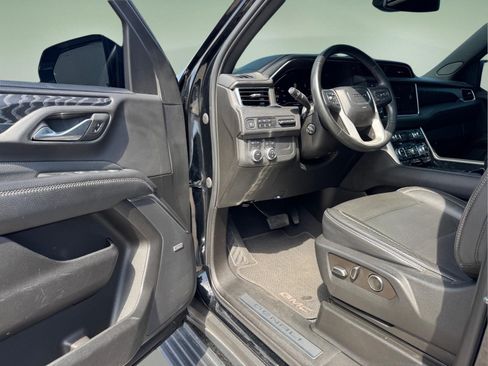 Used 2023 GMC Yukon Denali AWD/4WD image 16