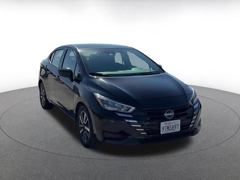 Used 2025 Nissan Versa SV FWD image 3