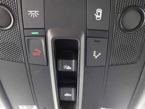 Certified 2025 Audi Q3 2.0T Premium w/ Convenience Package image 9