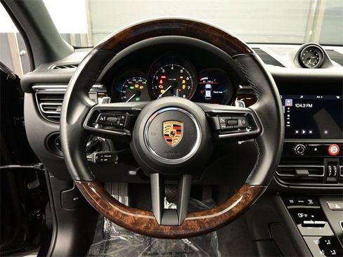 Used 2022 Porsche Macan image 8