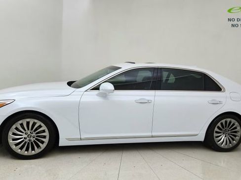 Used 2019 Genesis G90 3.3T Premium RWD image 3