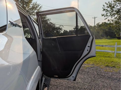 Used 2020 Toyota 4Runner Venture w/ Moonroof Package AWD/4WD image 12