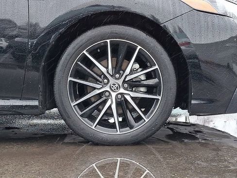 Used 2023 Toyota Camry SE w/ Cold Weather Package image 8