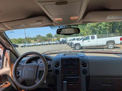 Used 2004 Ford F150 Lariat RWD image 17