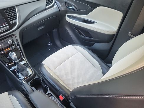 Used 2022 Buick Encore Preferred w/ Safety Package image 16