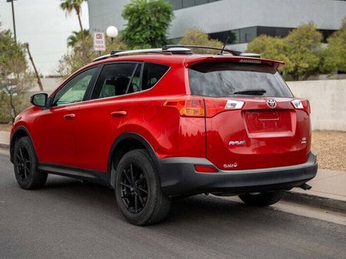 Used 2014 Toyota RAV4 LE AWD/4WD image 3