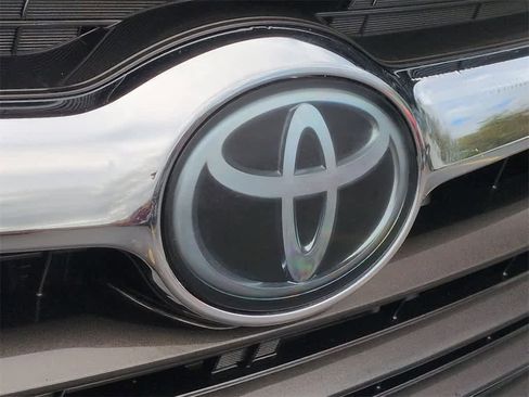 Used 2016 Toyota Highlander Limited Platinum image 12