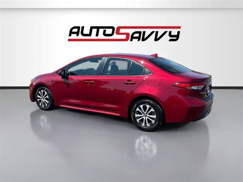 Used 2022 Toyota Corolla LE image 5