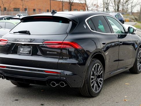 New 2025 Maserati Grecale GT image 9