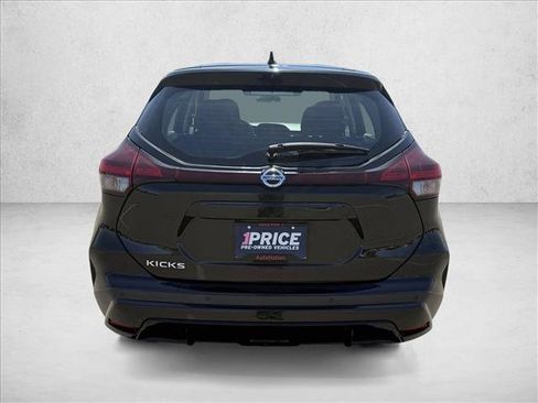Used 2021 Nissan Kicks S FWD image 6