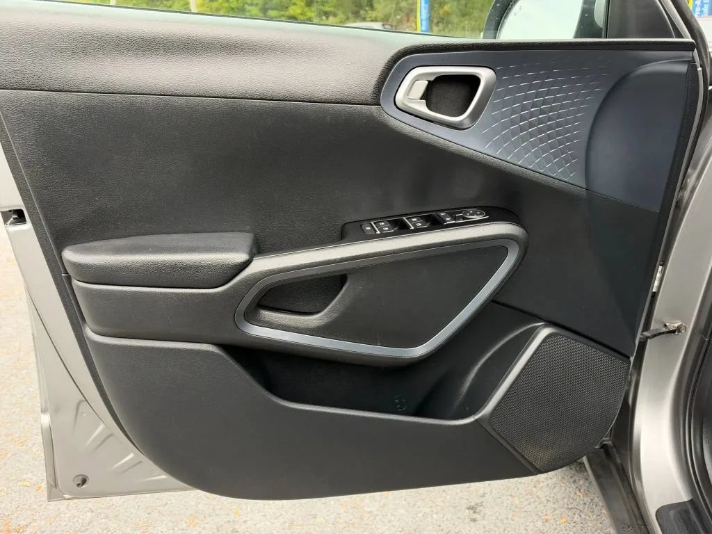 Used 2023 Kia Soul EX FWD image 13