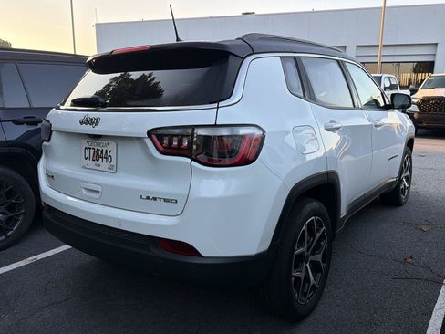 Used 2025 Jeep Compass Limited AWD/4WD image 4