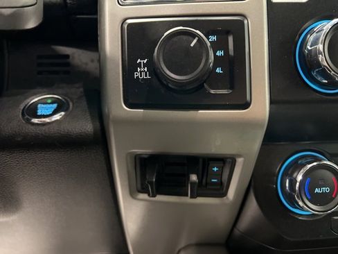 Used 2020 Ford F250 Lariat w/ Tremor Off-Road Package image 28