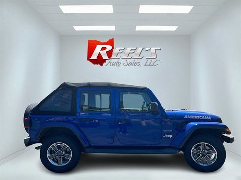 Used 2018 Jeep Wrangler Unlimited Sahara w/ Cold Weather Group AWD/4WD image 7