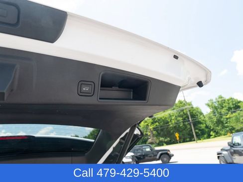 Used 2019 GMC Terrain SLT w/ Infotainment Package II AWD/4WD image 37