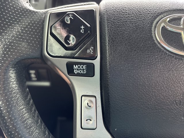 Used 2020 Toyota 4Runner SR5 AWD/4WD image 25