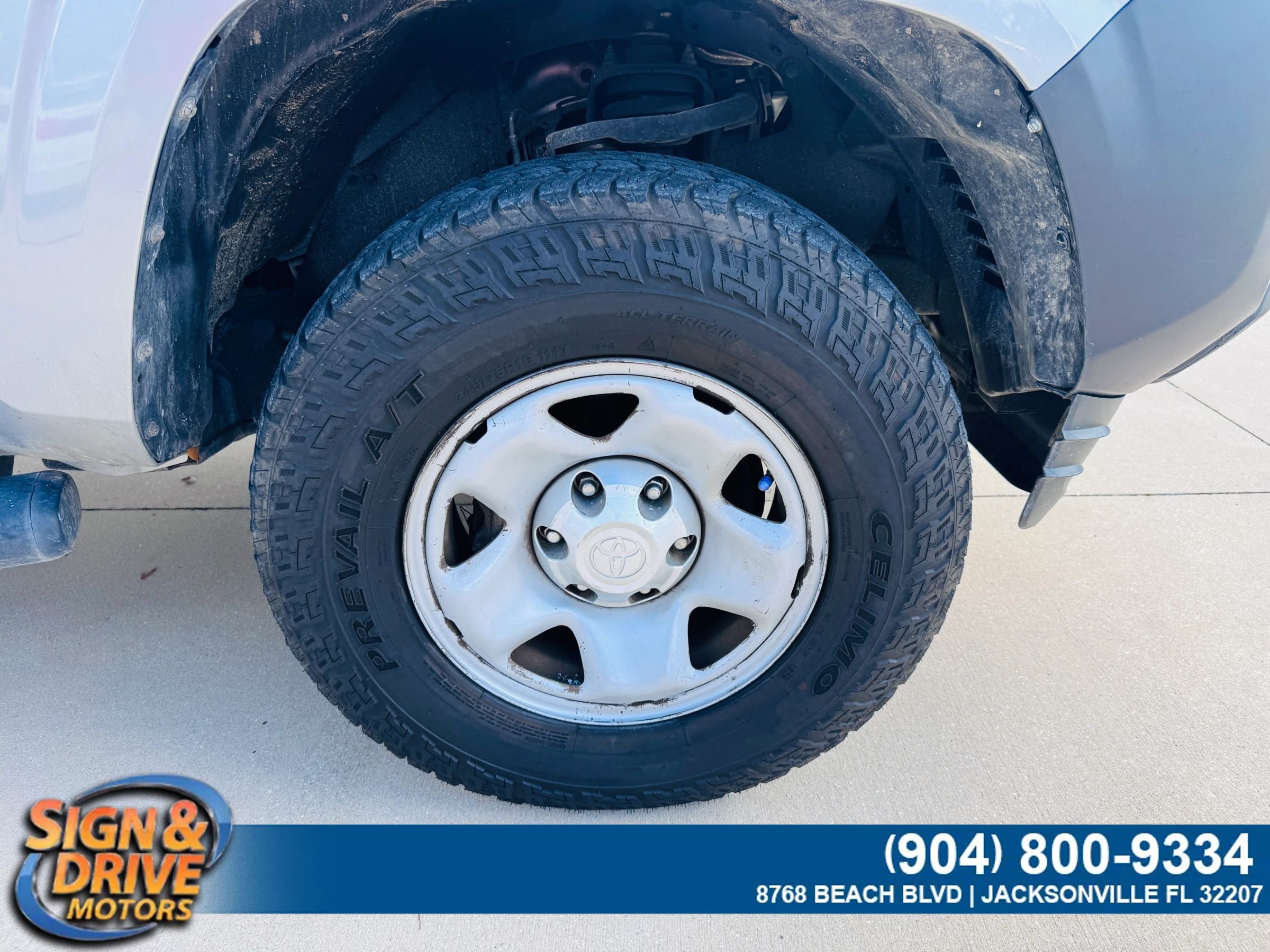 Used 2016 Toyota Tacoma SR w/ Exterior Package RWD image 12