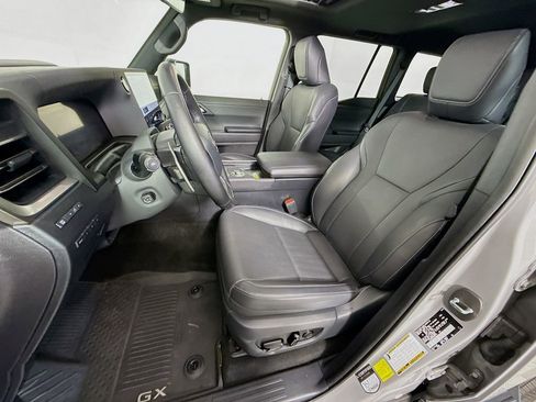 Certified 2025 Lexus GX 550 w/ Accessory Package (2T) AWD/4WD image 22