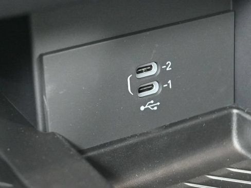 New 2027 Chrysler Pacifica Limited AWD/4WD image 22