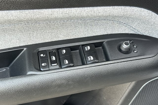 Used 2024 Jeep Compass Latitude AWD/4WD image 14
